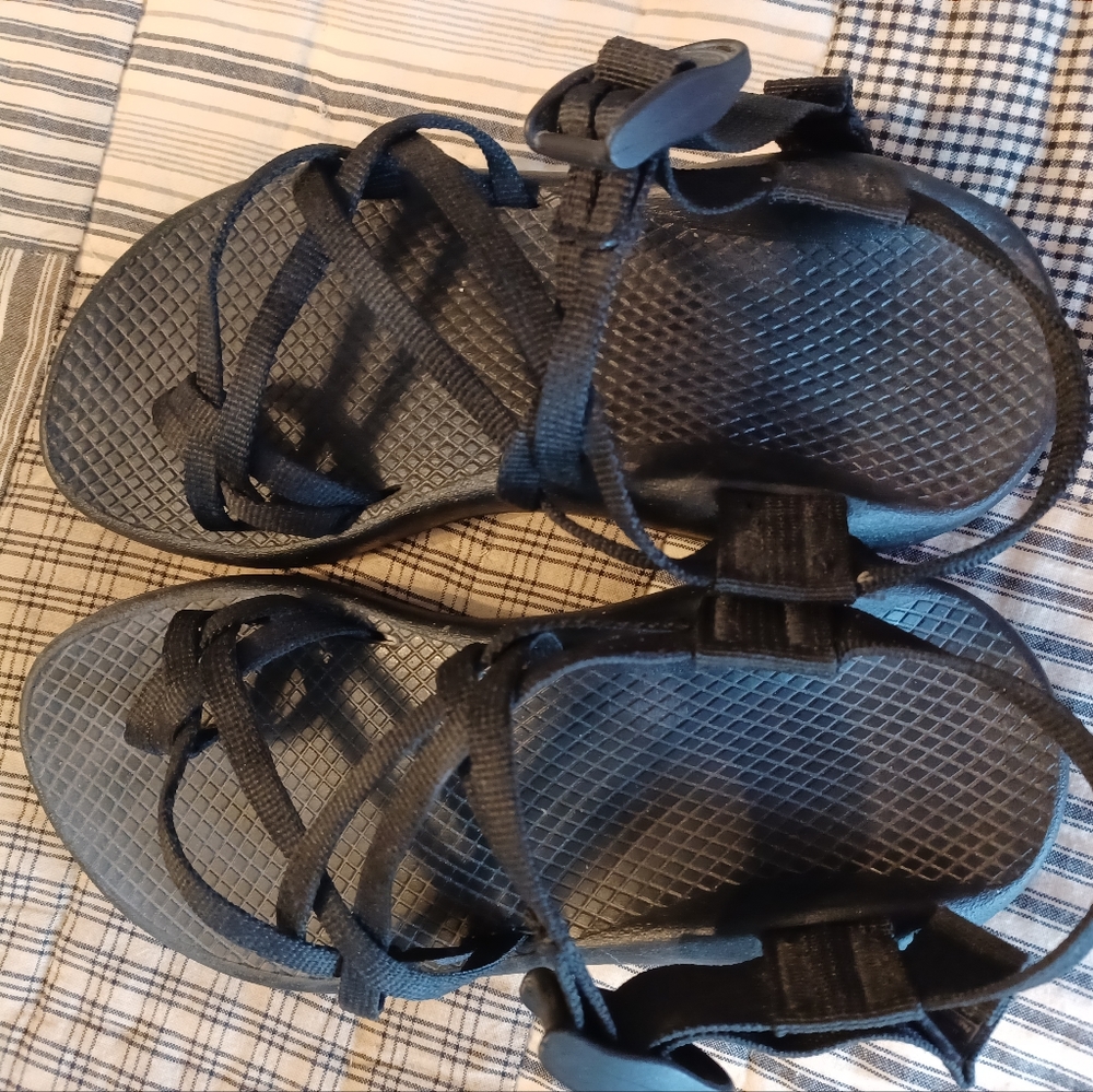 Chacos size 6